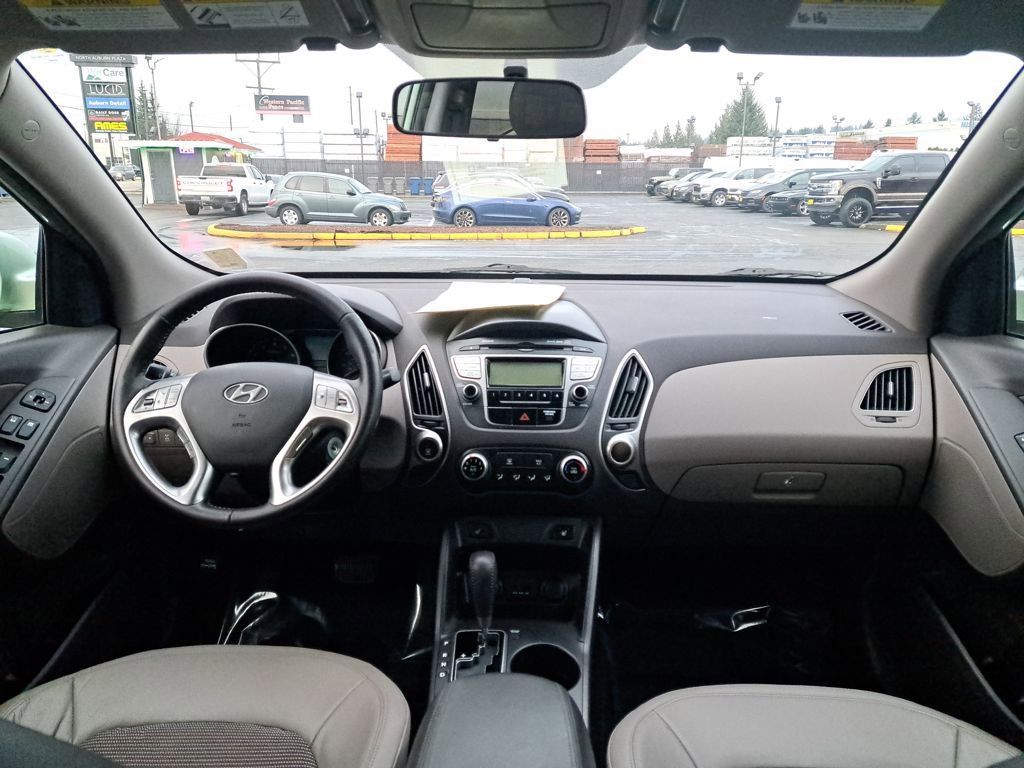 Used 2011 Hyundai Tucson GLS image 18