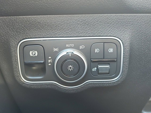 Certified 2025 Mercedes-Benz GLB 250 4MATIC image 15