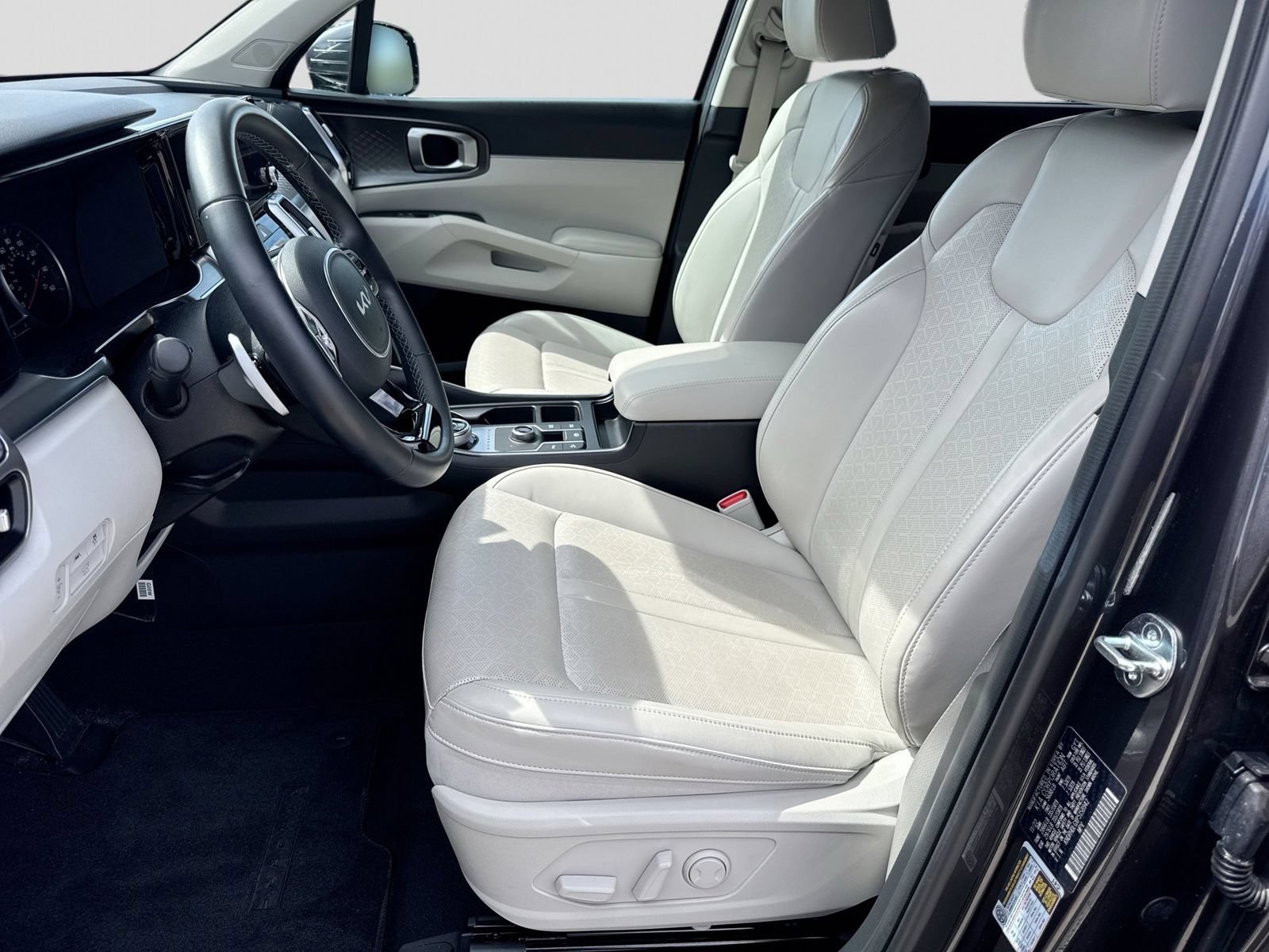 Used 2023 Kia Sorento EX AWD/4WD image 18