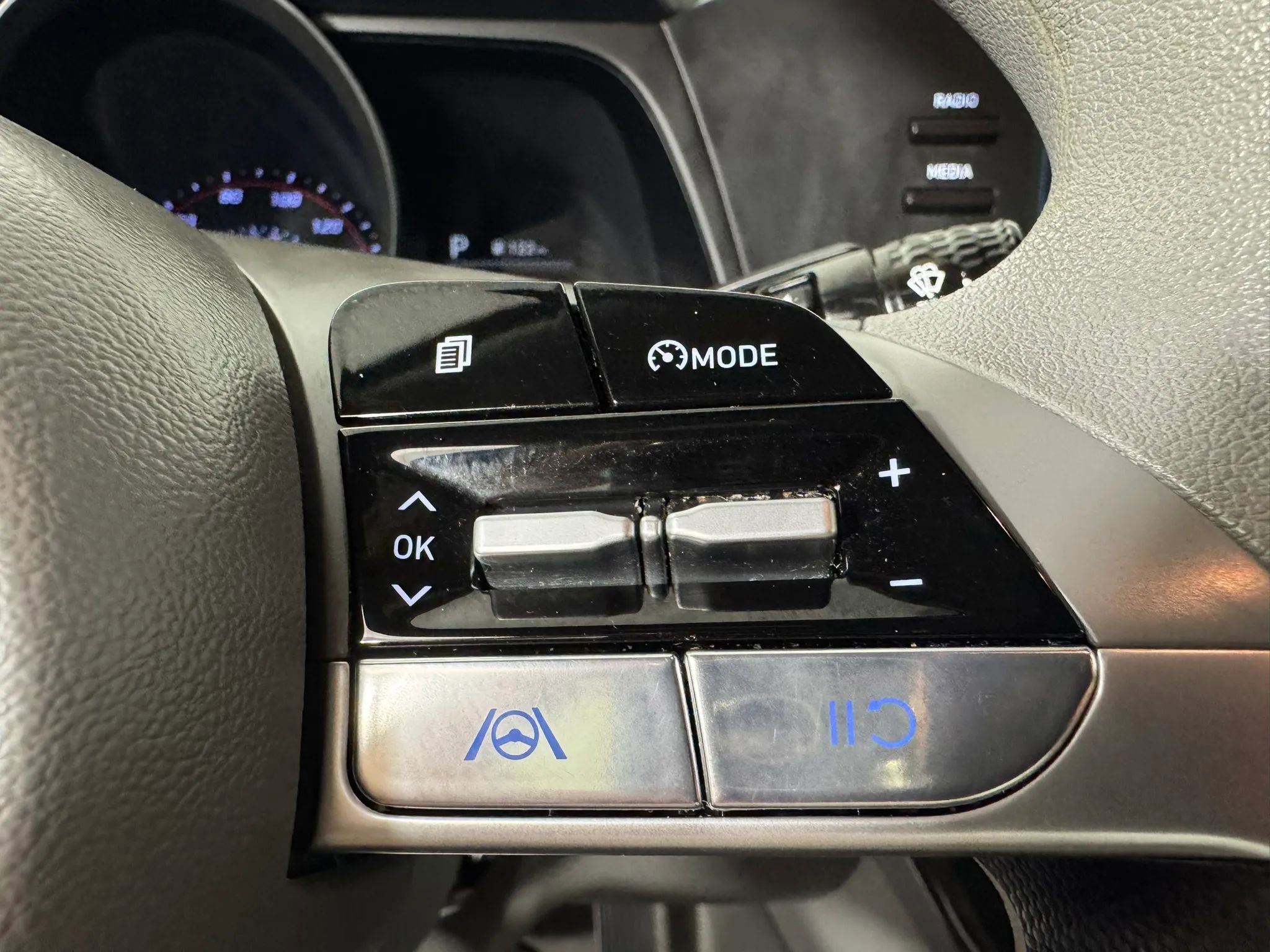 Used 2023 Hyundai Elantra SEL FWD image 16