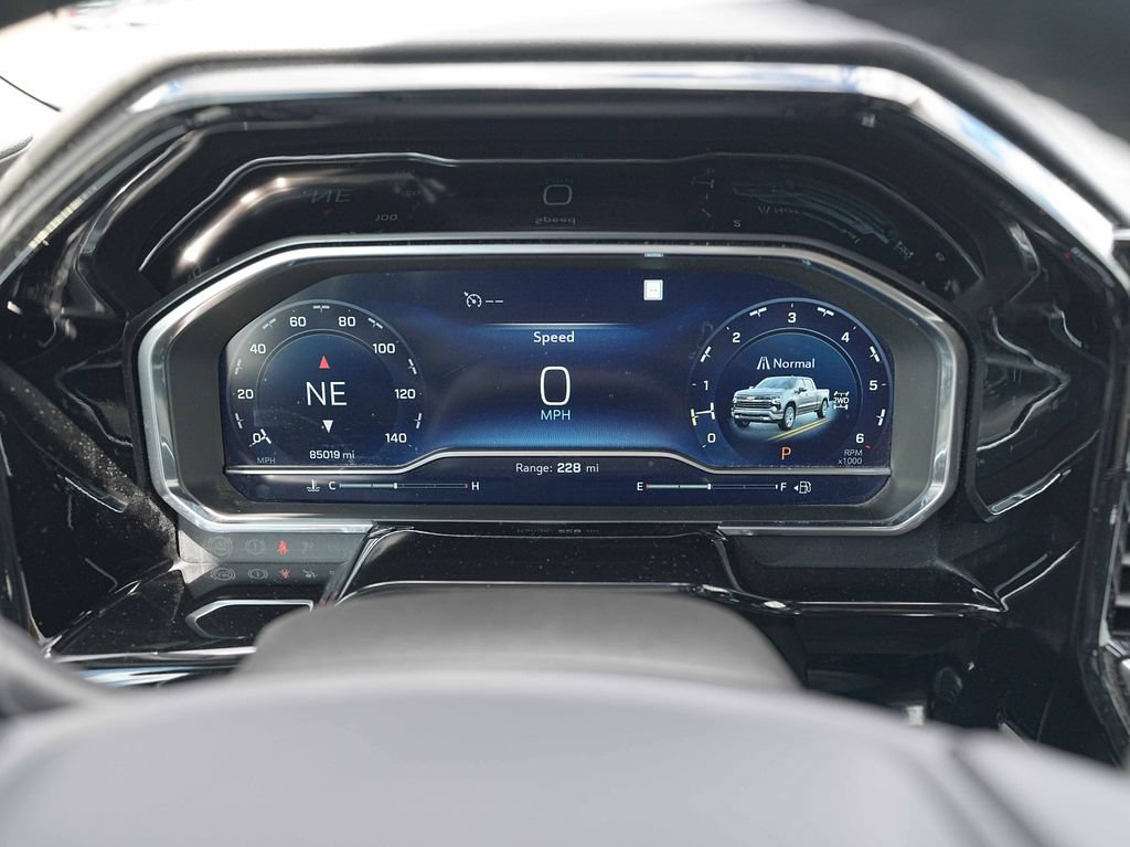 Used 2022 Chevrolet Silverado 1500 LTZ AWD/4WD image 37