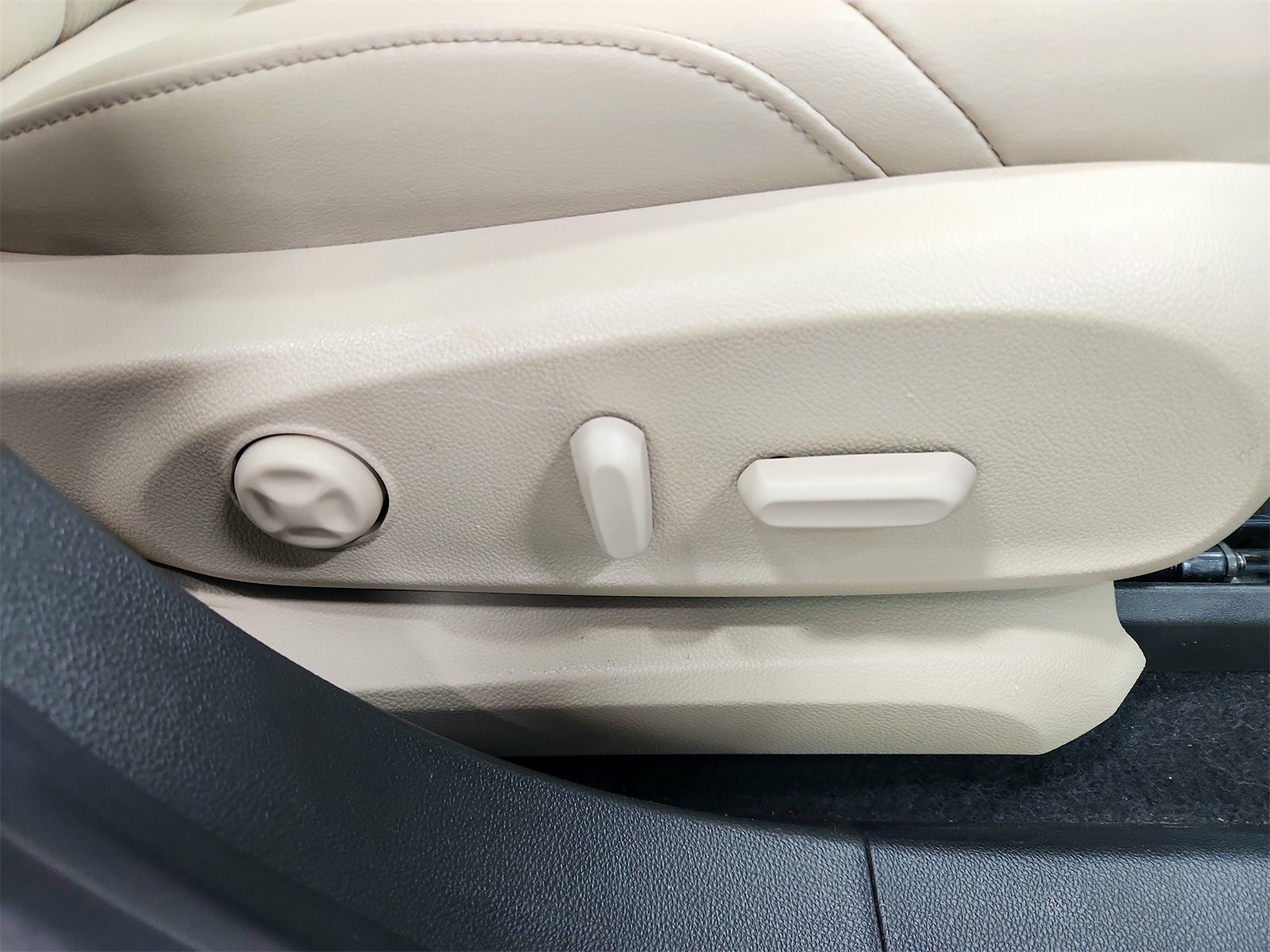 Used 2020 Buick Envision Preferred image 35