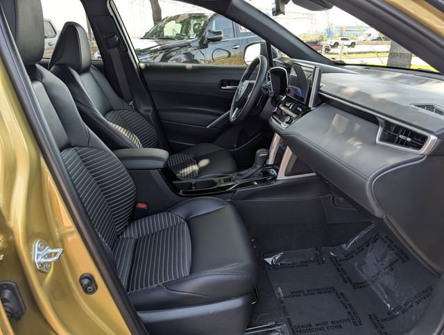 Used 2024 Toyota Corolla Cross AWD Hybrid image 31