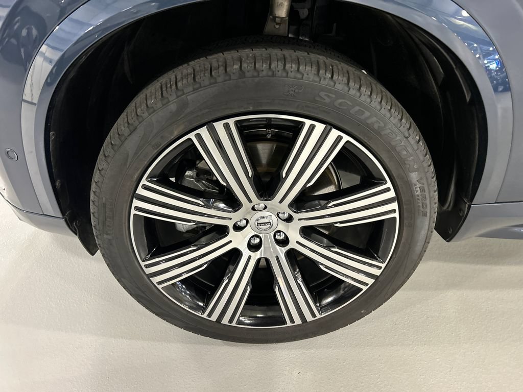 Certified 2025 Volvo XC90 T8 Ultra w/ Protection Package Premier AWD/4WD image 8