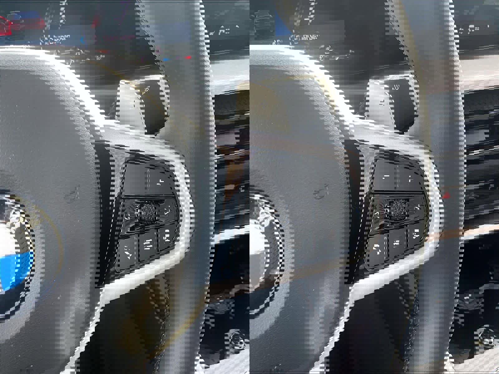 Used 2026 BMW 330i Sedan w/ M Sport Package image 21