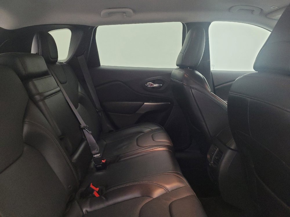 Used 2019 Jeep Cherokee Limited image 19