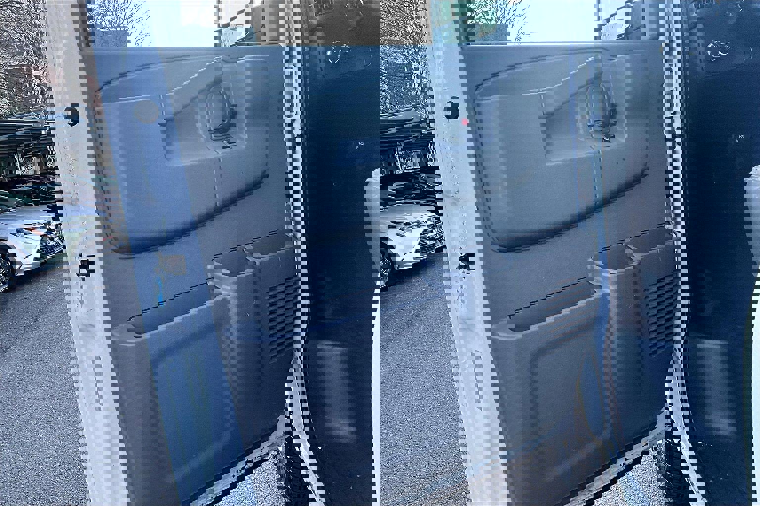 Used 2017 Chevrolet Express 3500 image 18