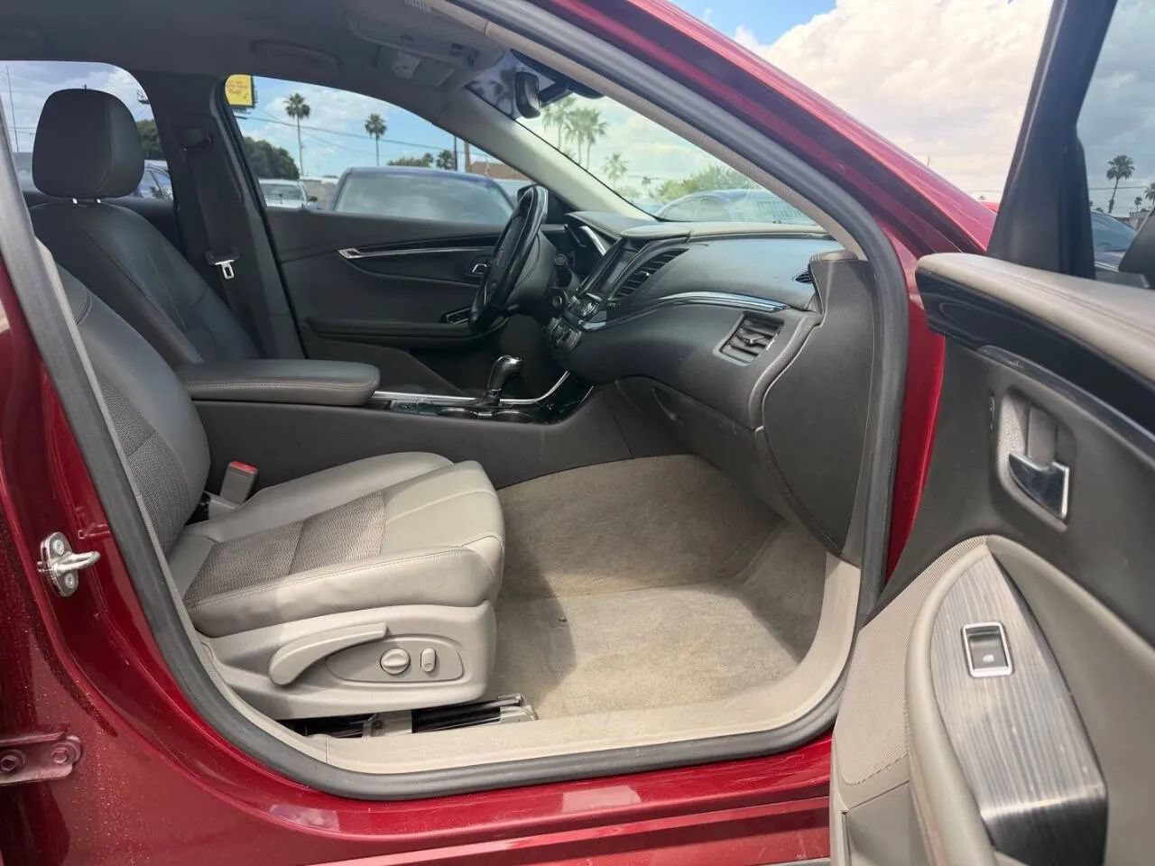Used 2017 Chevrolet Impala LT w/ Convenience Package FWD image 29
