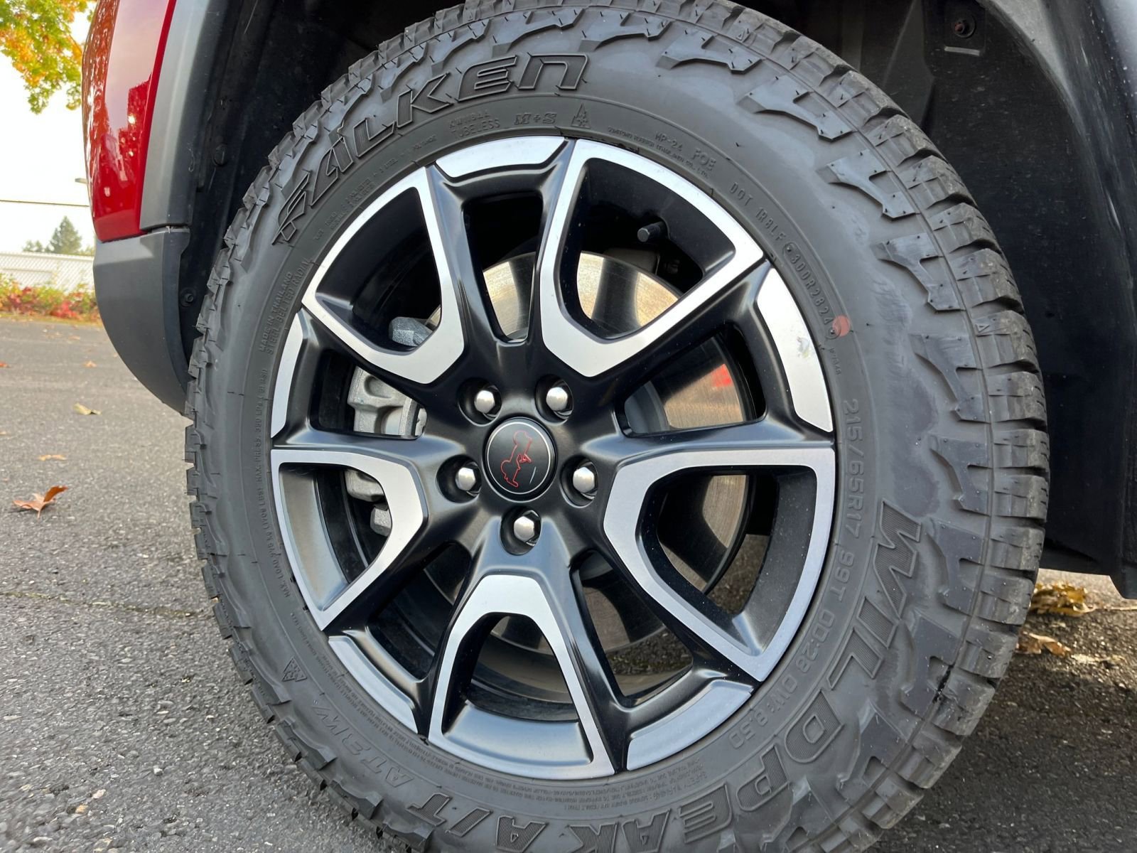 Used 2025 Jeep Compass Trailhawk image 30