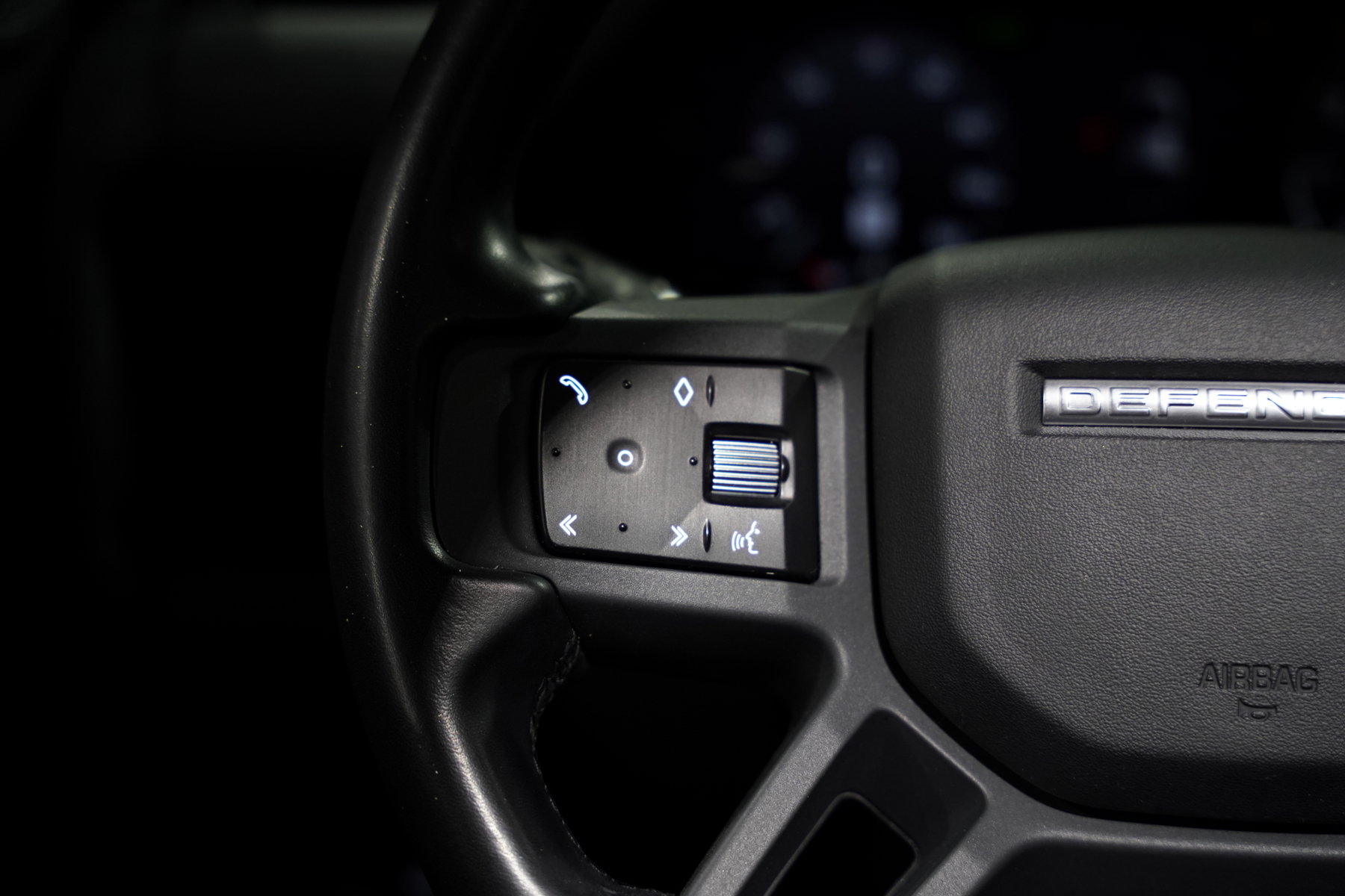 Used 2023 Land Rover Defender 110 X-Dynamic SE AWD/4WD image 46