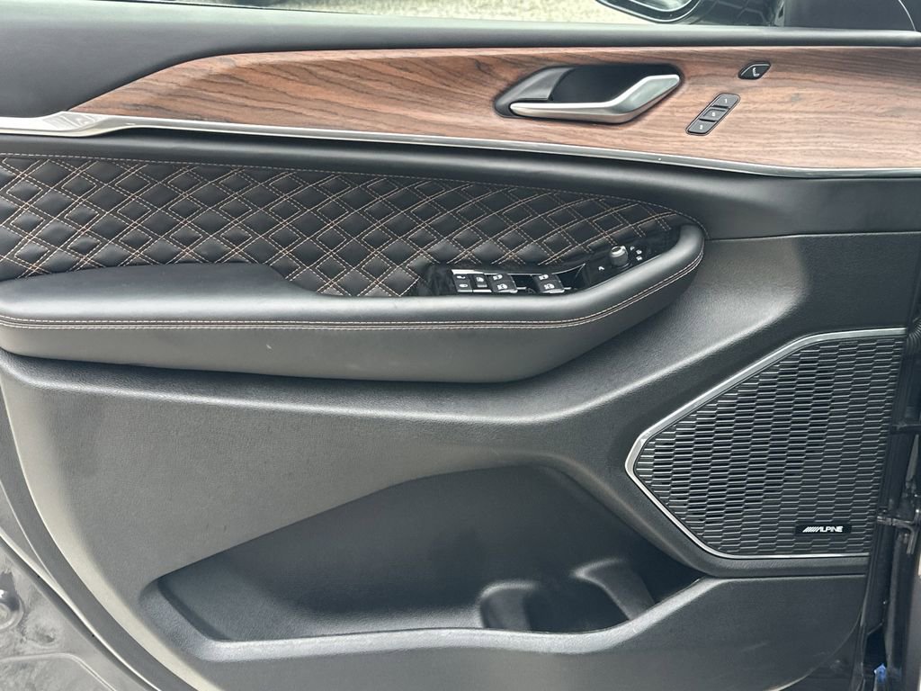 Used 2024 Jeep Grand Cherokee L Summit w/ Advanced Protech Group IV image 10