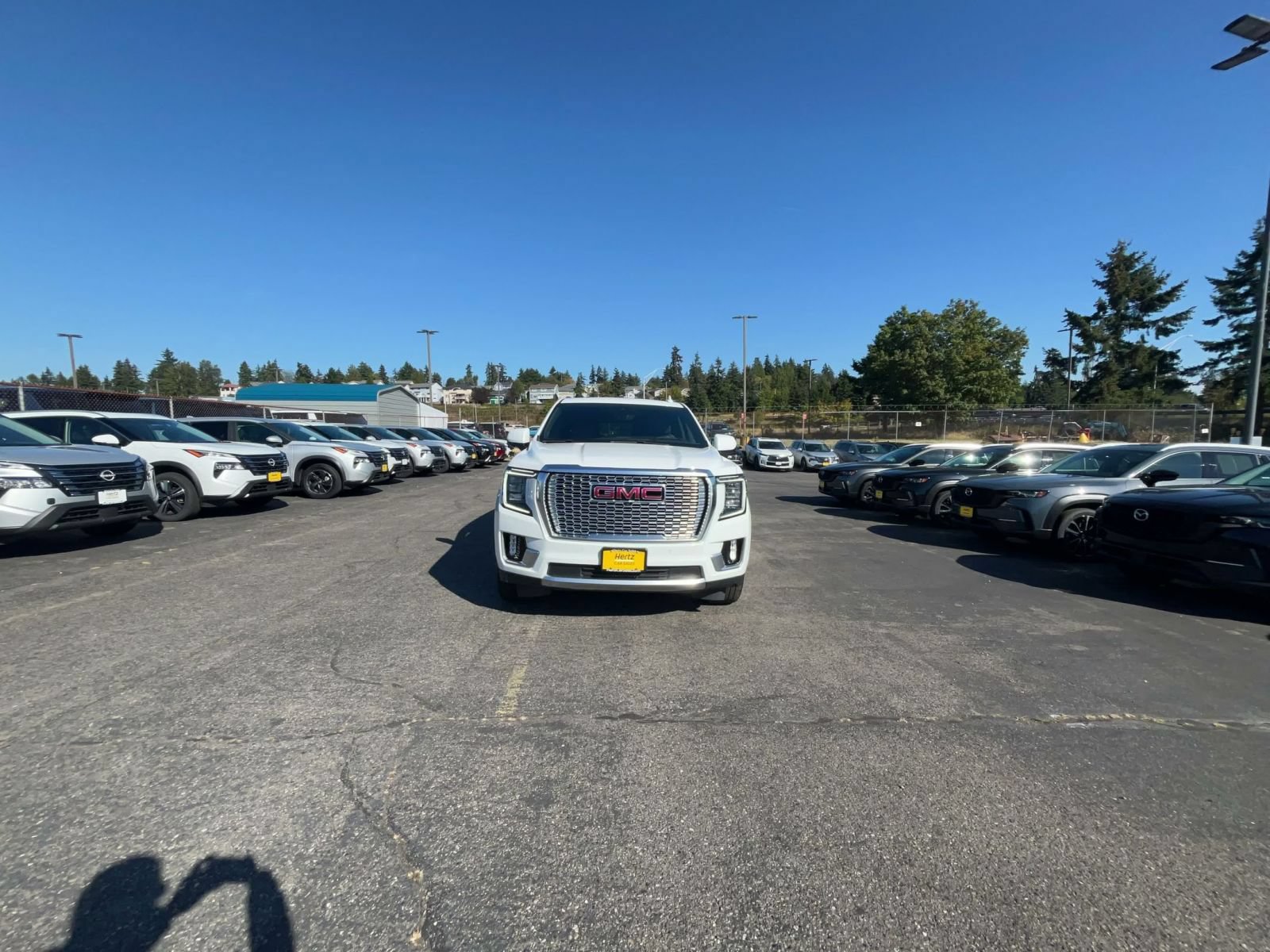 Used 2021 GMC Yukon Denali w/ Denali Premium Package AWD/4WD image 4