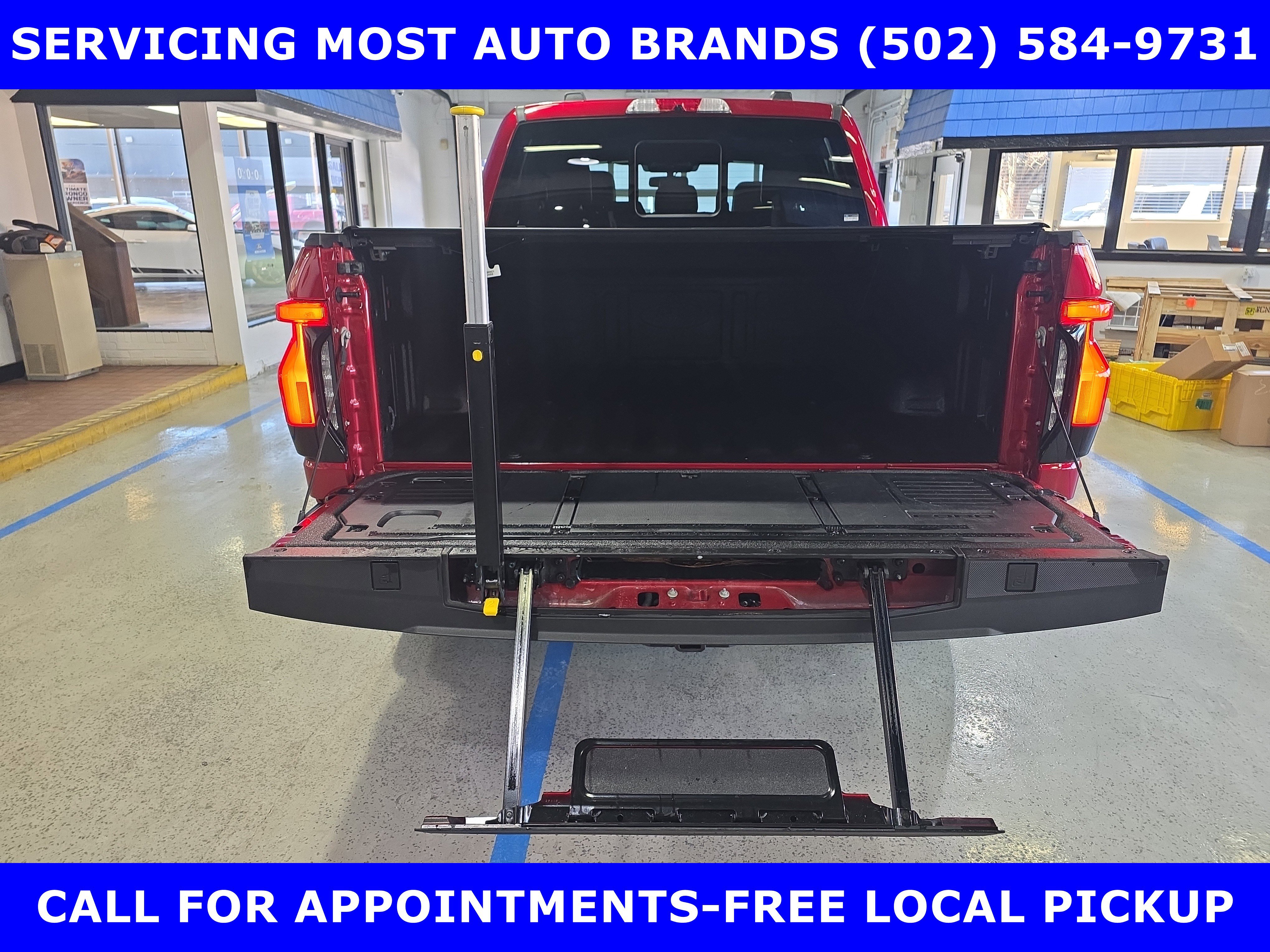 Used 2025 Ford F150 Lightning Lariat image 8