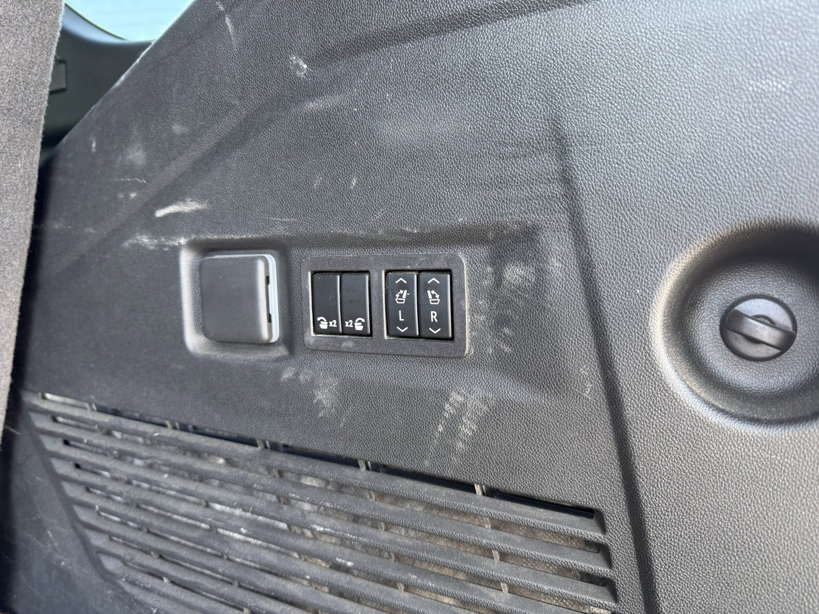 Used 2024 Chevrolet Tahoe RST w/ Luxury Package image 30