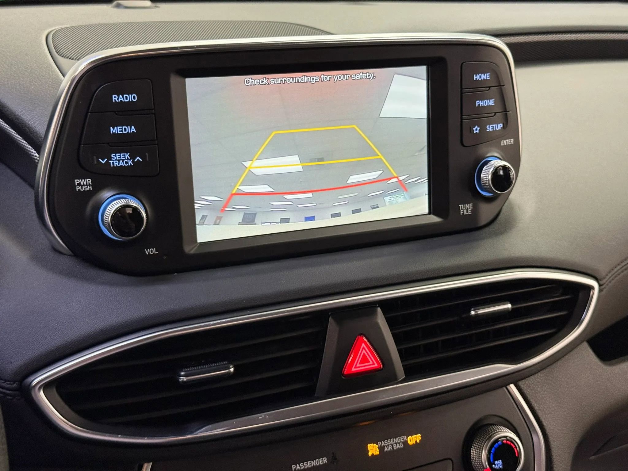 Used 2019 Hyundai Santa Fe SE AWD/4WD image 18