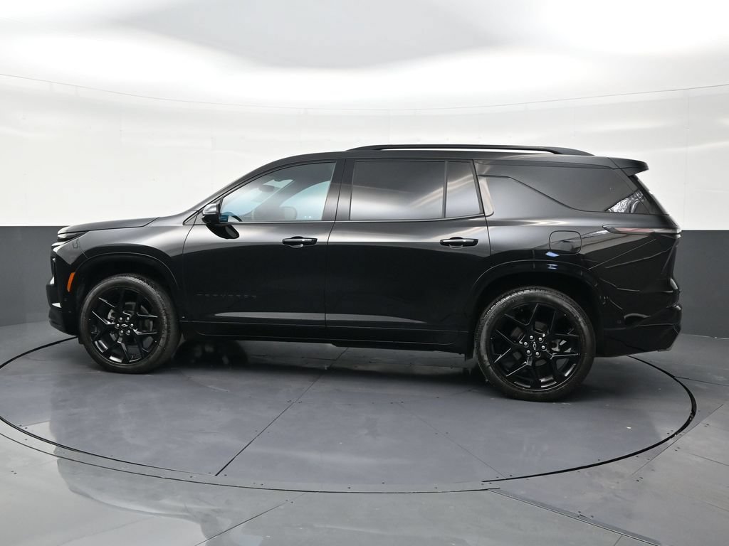 Used 2024 Chevrolet Traverse RS FWD image 2