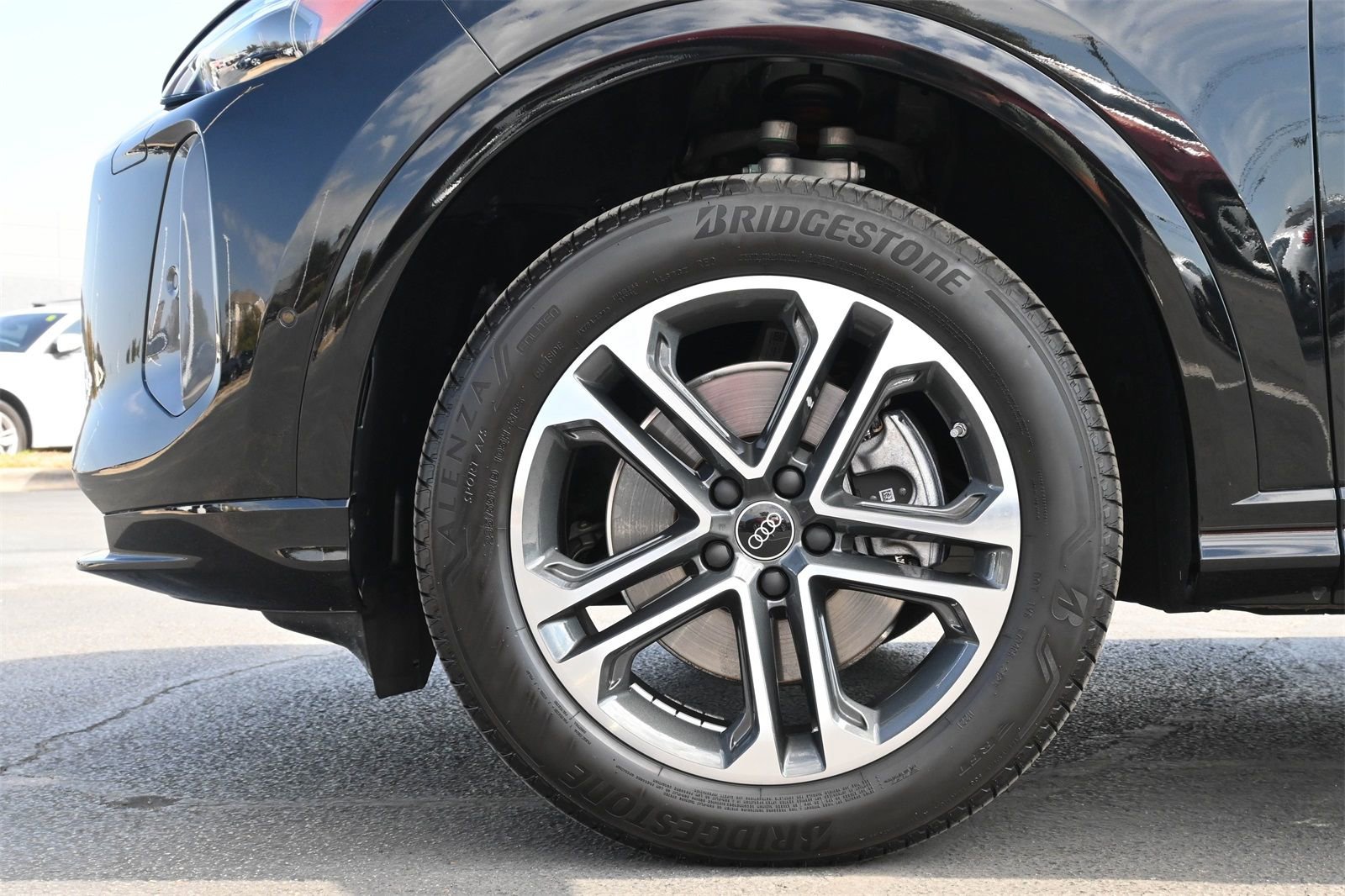 Used 2025 Audi Q5 Premium w/ Convenience Package image 26