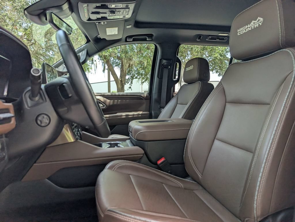 Used 2024 Chevrolet Tahoe High Country AWD/4WD image 18
