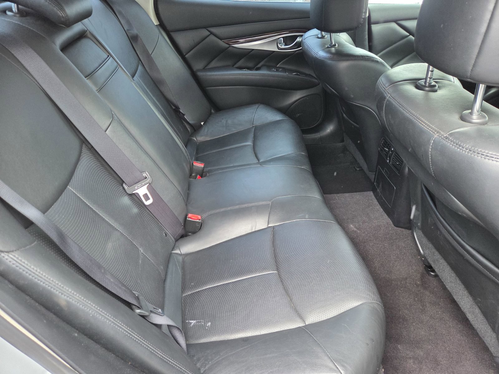 Used 2016 INFINITI Q70 3.7 RWD image 13