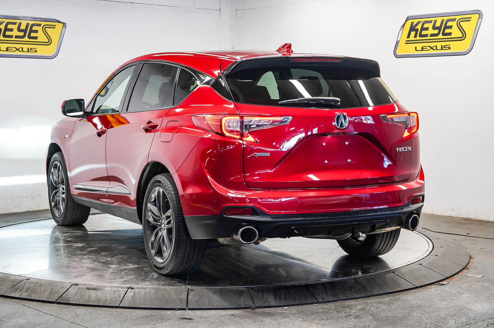 Used 2023 Acura RDX w/ Advance Package FWD image 2