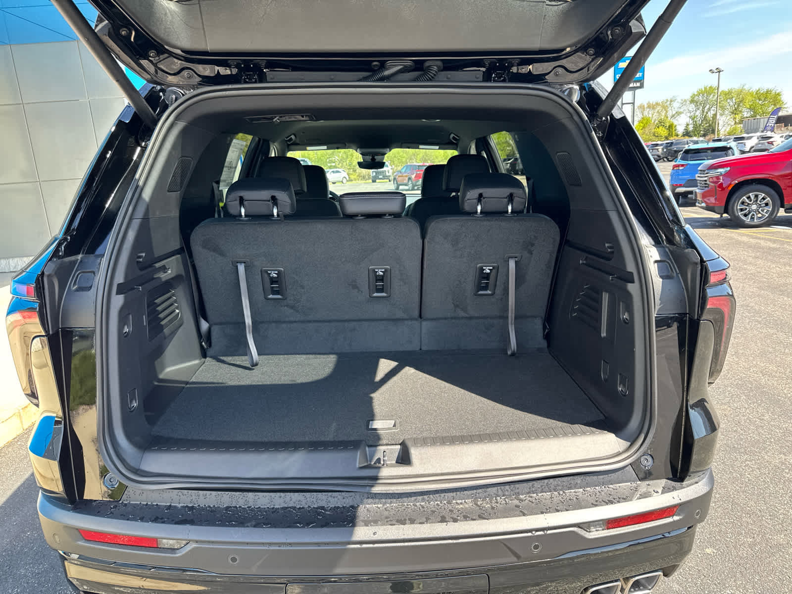 New 2026 Chevrolet Traverse LT w/ Midnight/Sport Edition AWD/4WD image 14