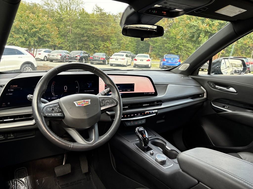 Certified 2024 Cadillac XT4 Luxury w/ Cold Weather Package image 22