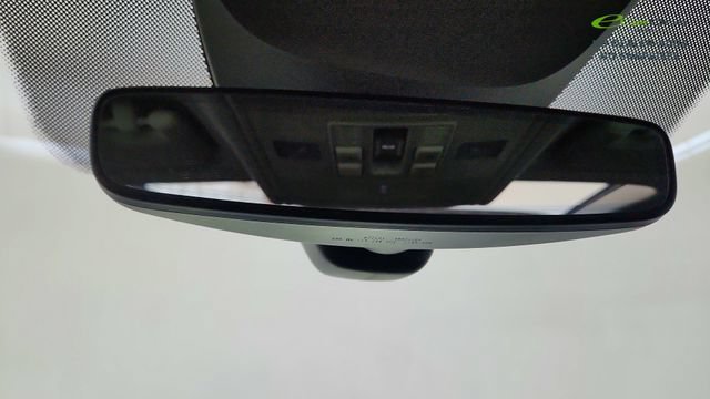 Used 2025 Volkswagen Taos SE AWD/4WD image 53