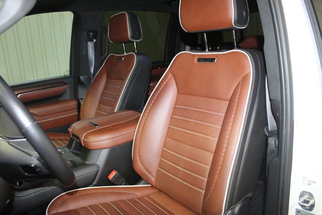 Used 2024 GMC Sierra 2500 Denali Ultimate image 8