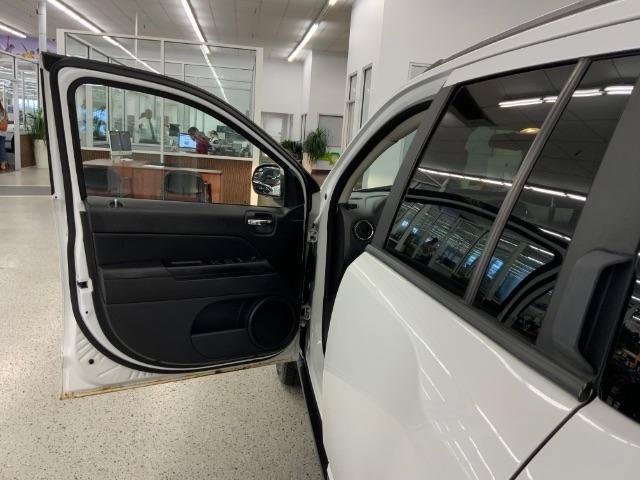 Used 2015 Jeep Compass Sport w/ Power Value Group AWD/4WD image 24