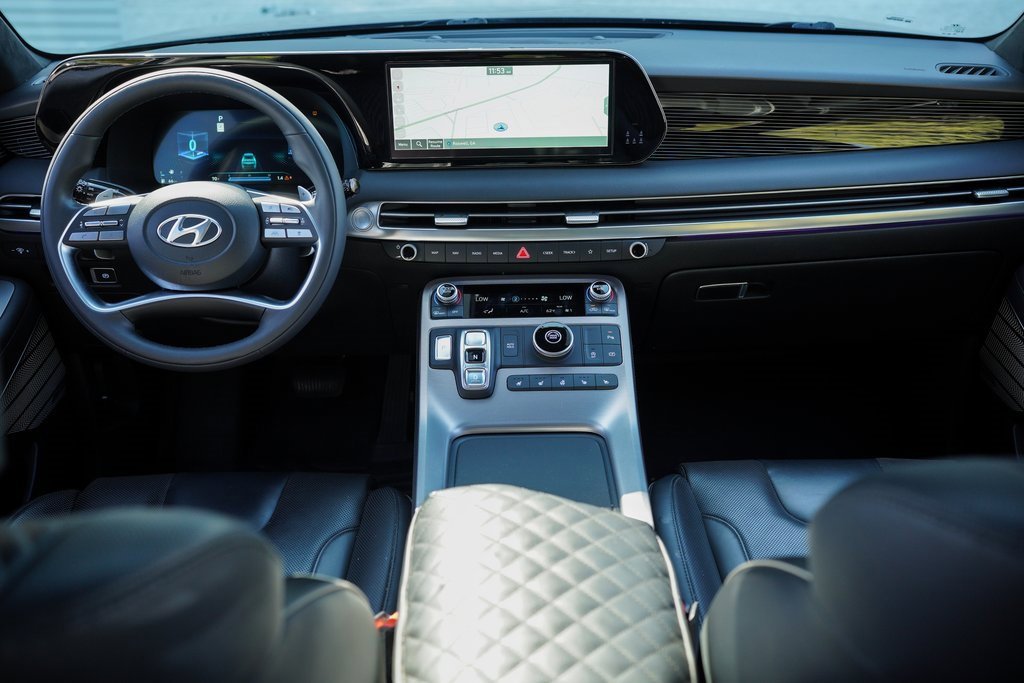 Used 2024 Hyundai Palisade Calligraphy image 20