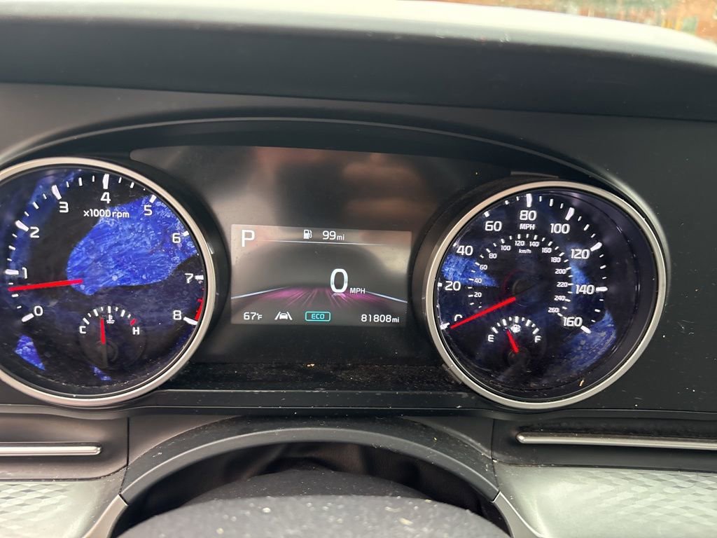 Used 2022 Kia Carnival LX image 17