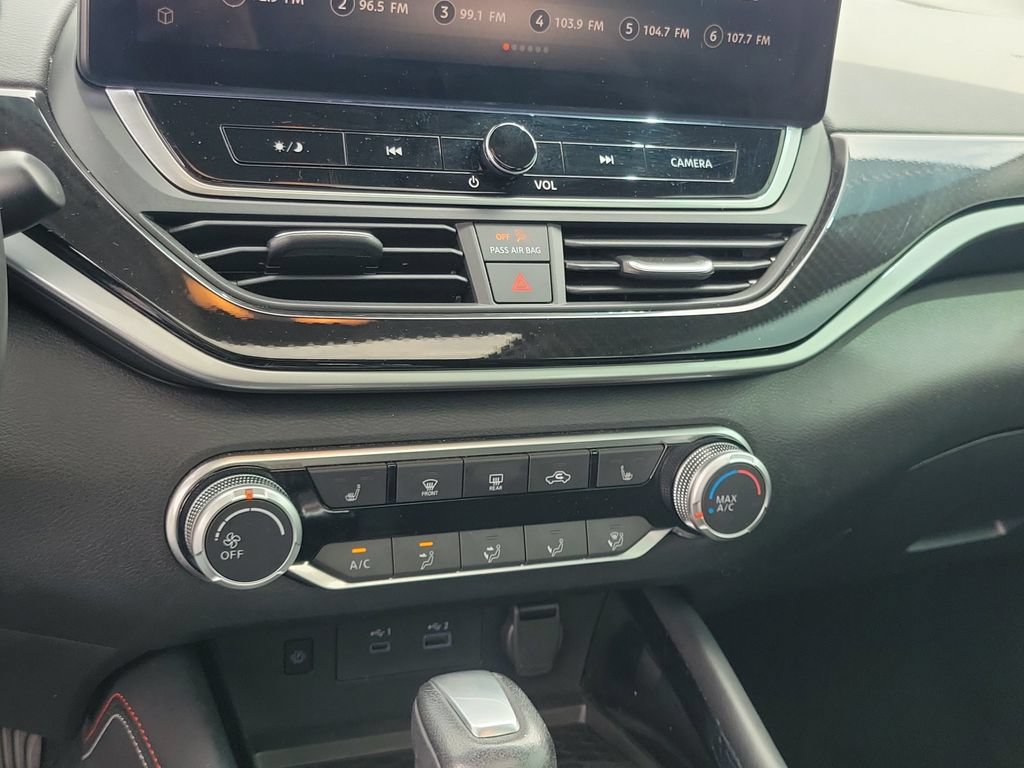 Used 2024 Nissan Altima 2.5 SR w/ SR Premium Package FWD image 28
