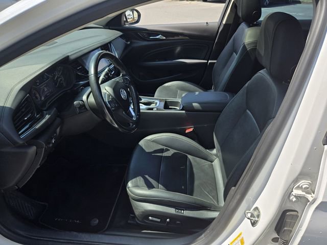 Used 2019 Buick Regal Essence w/ Driver Confidence Package I image 10