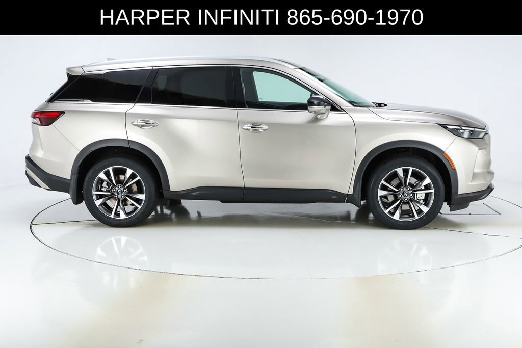 Used 2023 INFINITI QX60 Luxe w/ Vision Package FWD image 11
