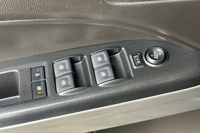 Used 2018 Chevrolet Colorado LT w/ LT Convenience Package RWD image 12
