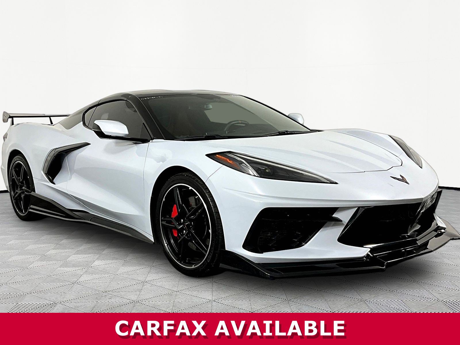 Used 2022 Chevrolet Corvette Stingray Coupe w/ Z51 Performance Package RWD image 3