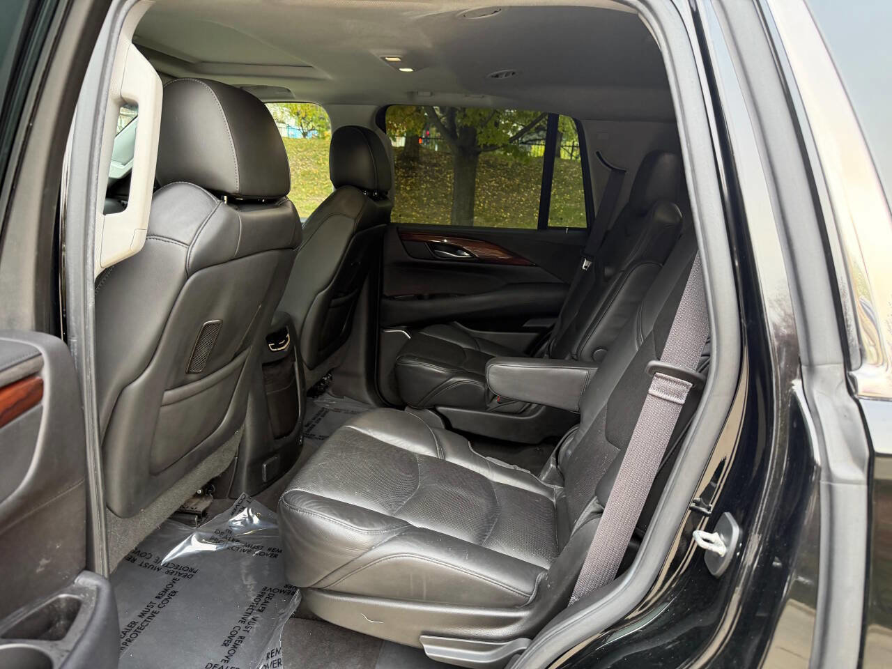Used 2015 Cadillac Escalade Luxury image 17