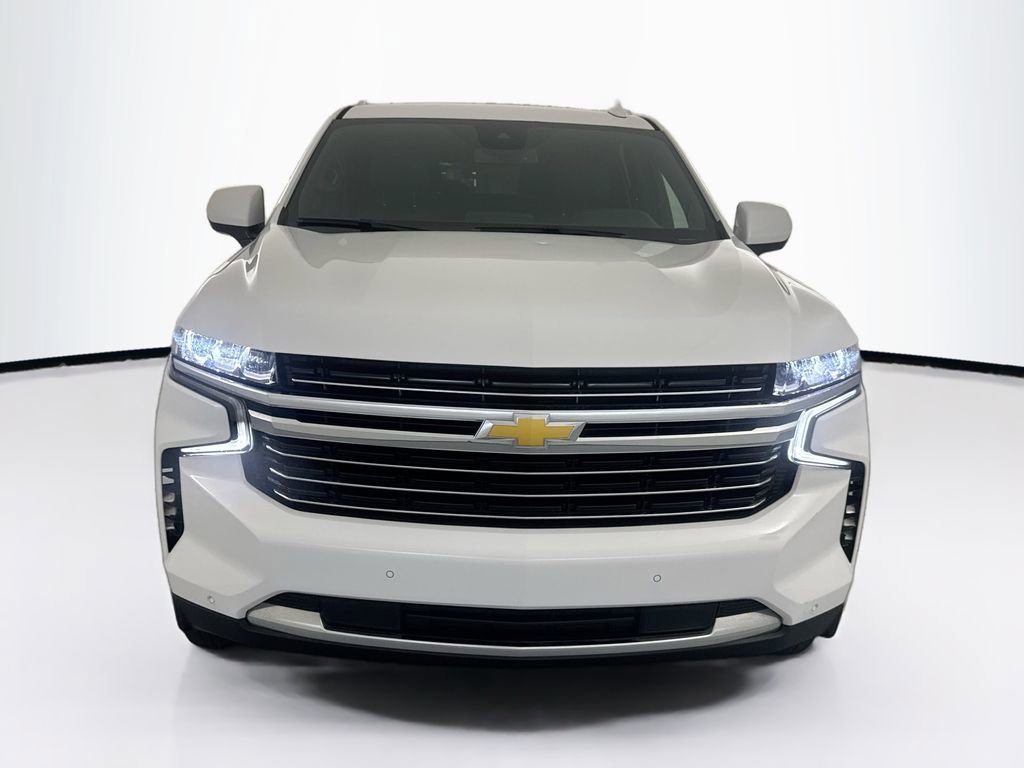 Used 2023 Chevrolet Suburban LT RWD image 2