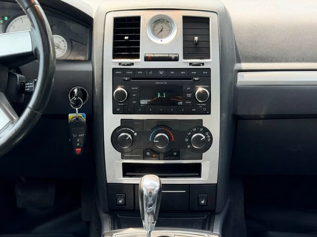 Used 2008 Chrysler 300 Touring w/ Comfort/Convenience Group RWD image 19