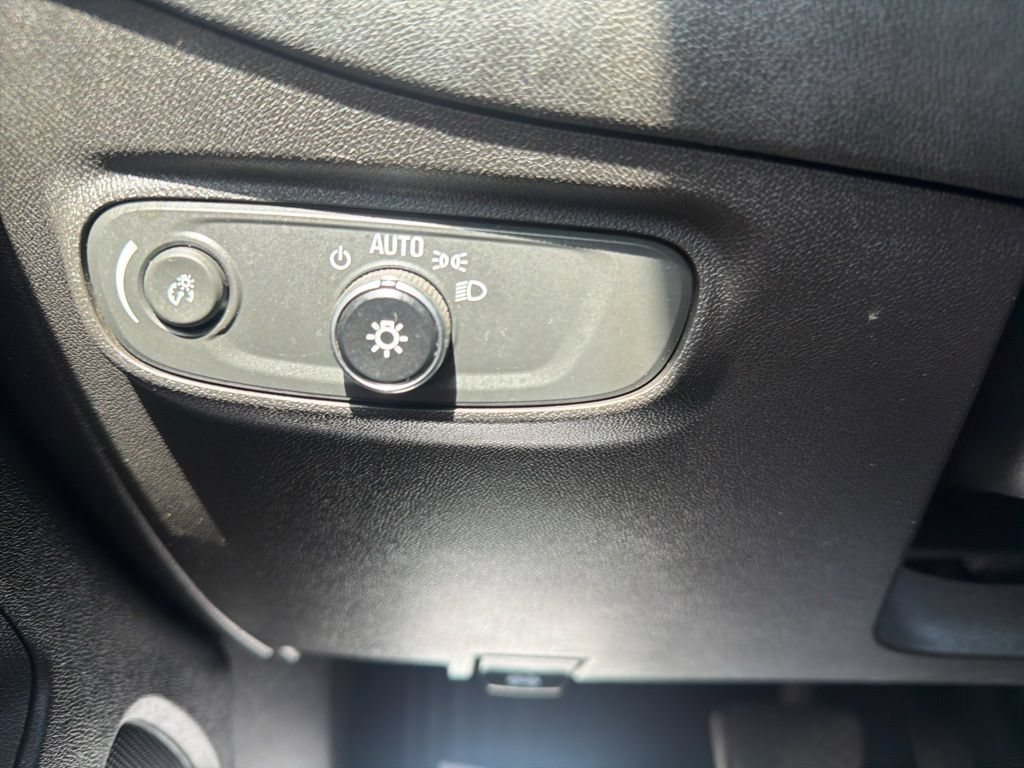Used 2022 Chevrolet Equinox LT FWD image 19
