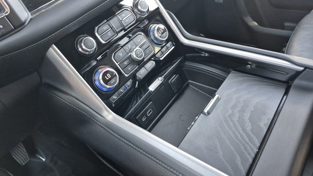 Used 2022 GMC Yukon Denali image 25