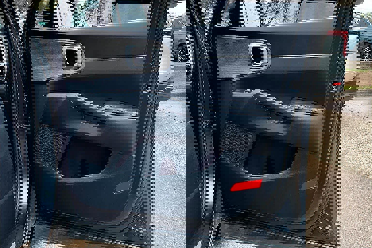 Used 2022 Kia Sorento EX w/ Panoramic Sunroof Package image 23