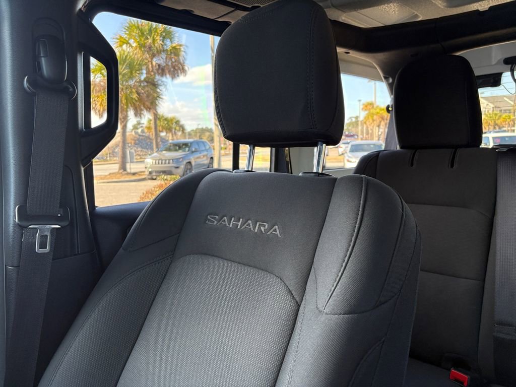Used 2023 Jeep Wrangler Sahara image 12