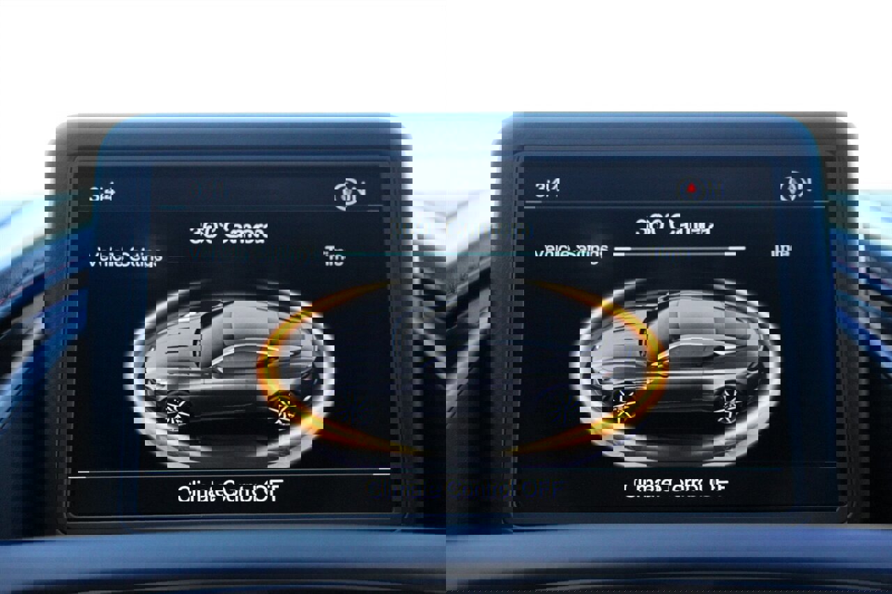 Used 2018 Aston Martin DB11 Coupe image 25