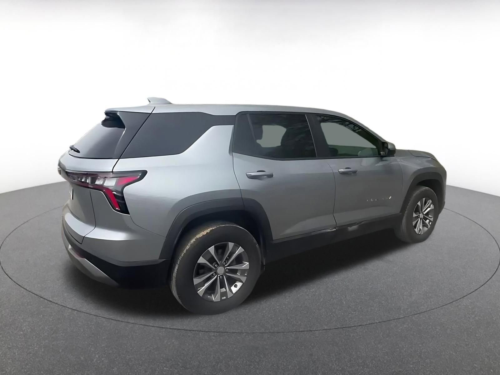 Used 2025 Chevrolet Equinox LT FWD image 14