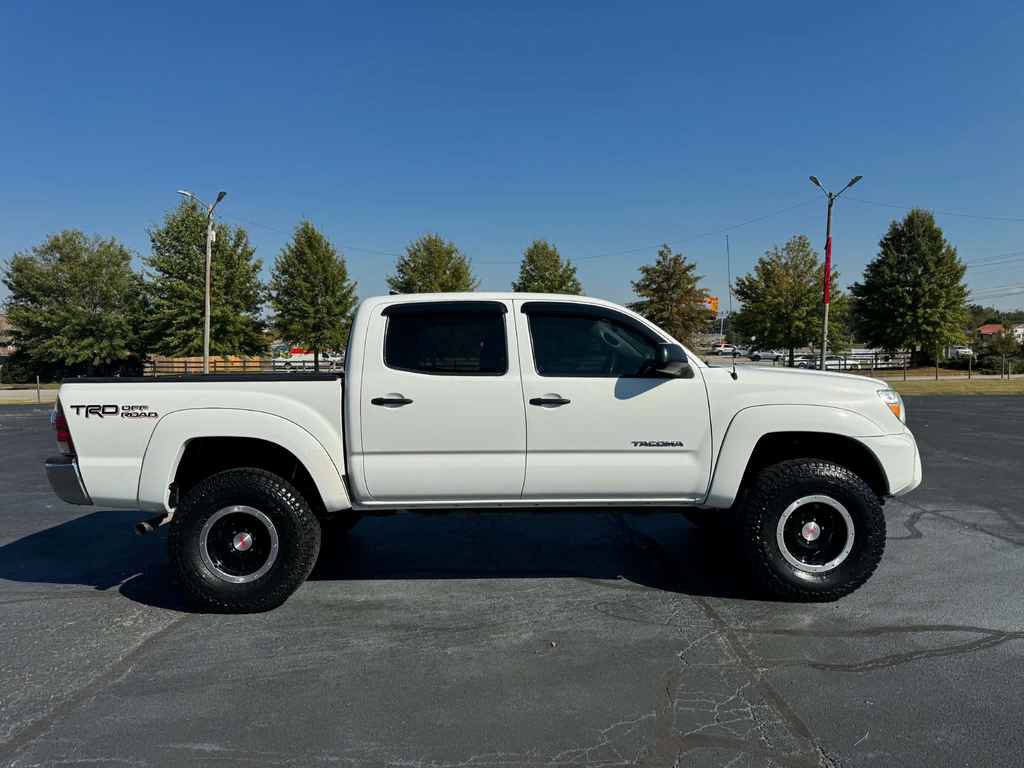 Used 2014 Toyota Tacoma PreRunner w/ TRD Off-Road Package RWD image 5