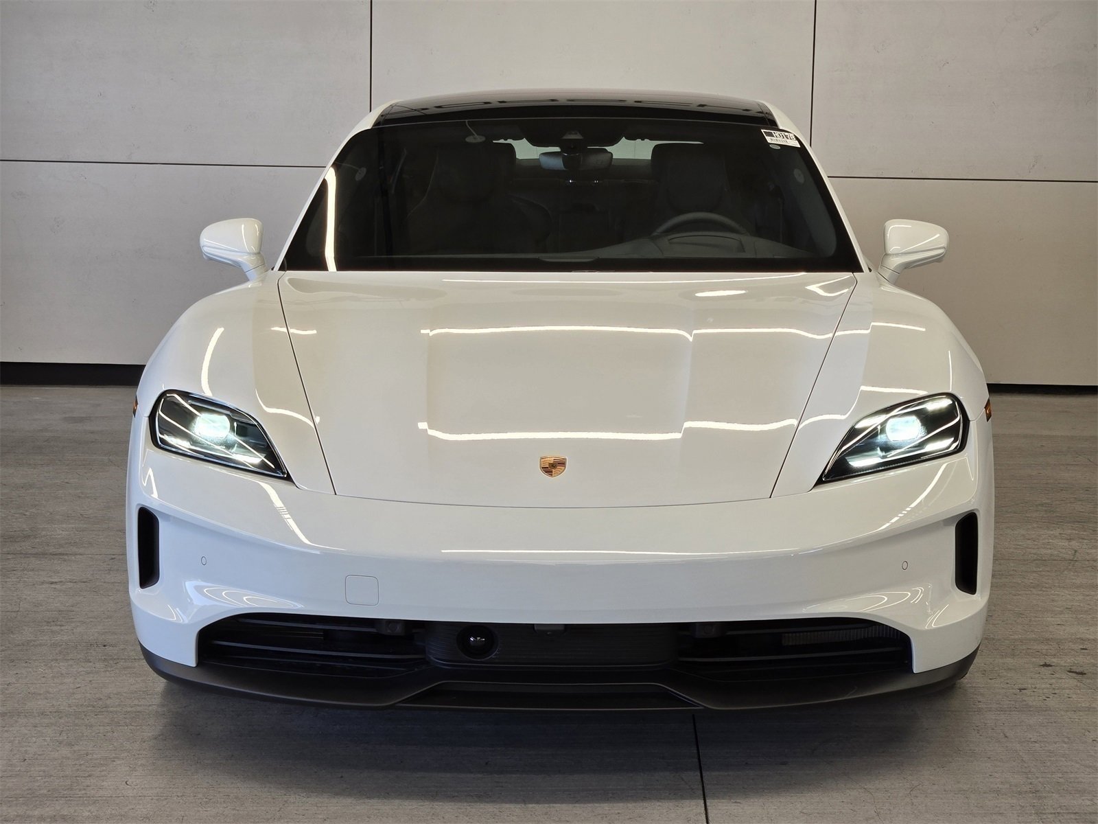 Used 2025 Porsche Taycan image 27