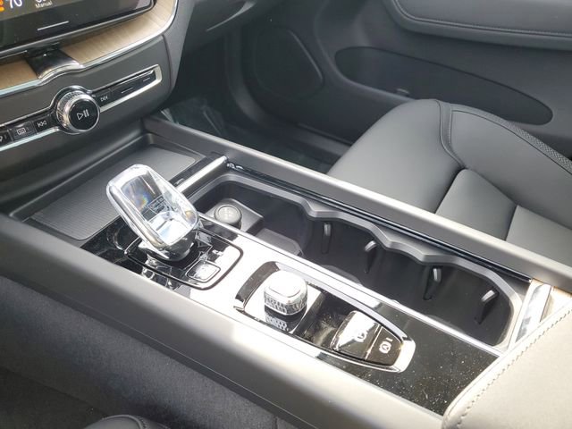 New 2026 Volvo XC60 B5 Plus w/ Protection Package Premier image 19
