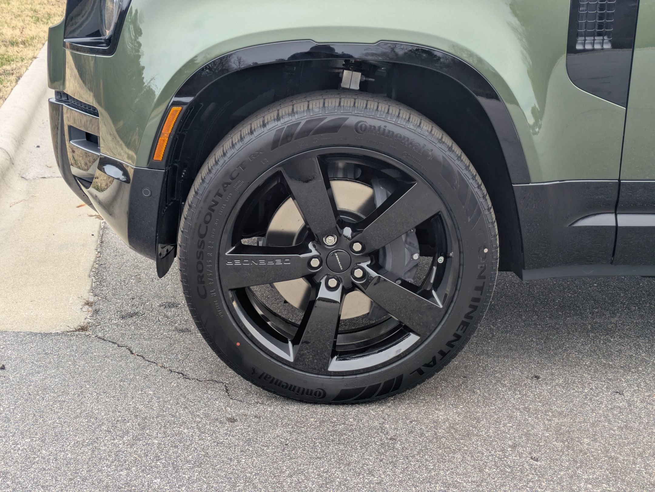 New 2026 Land Rover Defender 110 X-Dynamic SE image 35