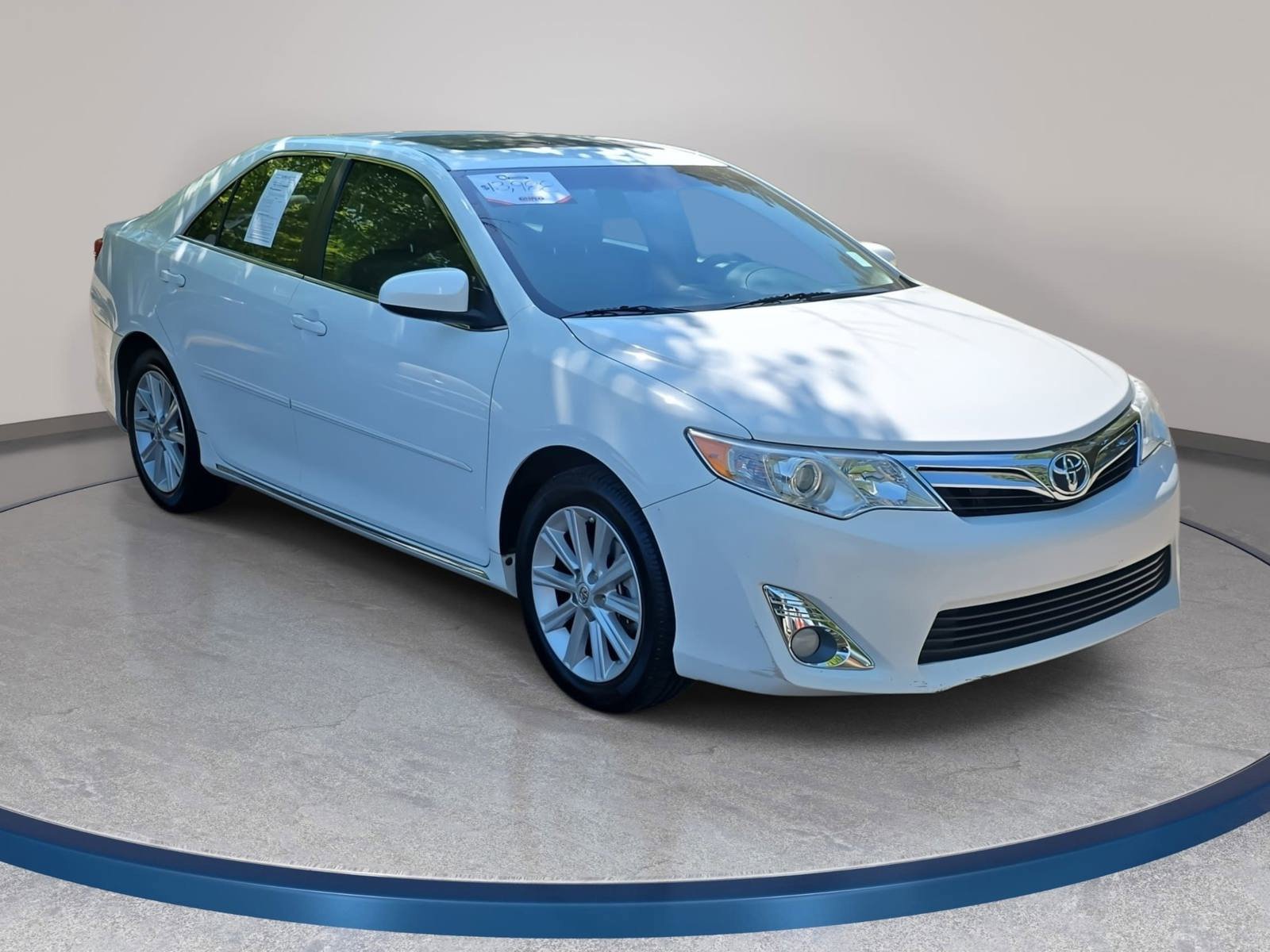 Used 2013 Toyota Camry XLE w/ Leather Pkg image 3
